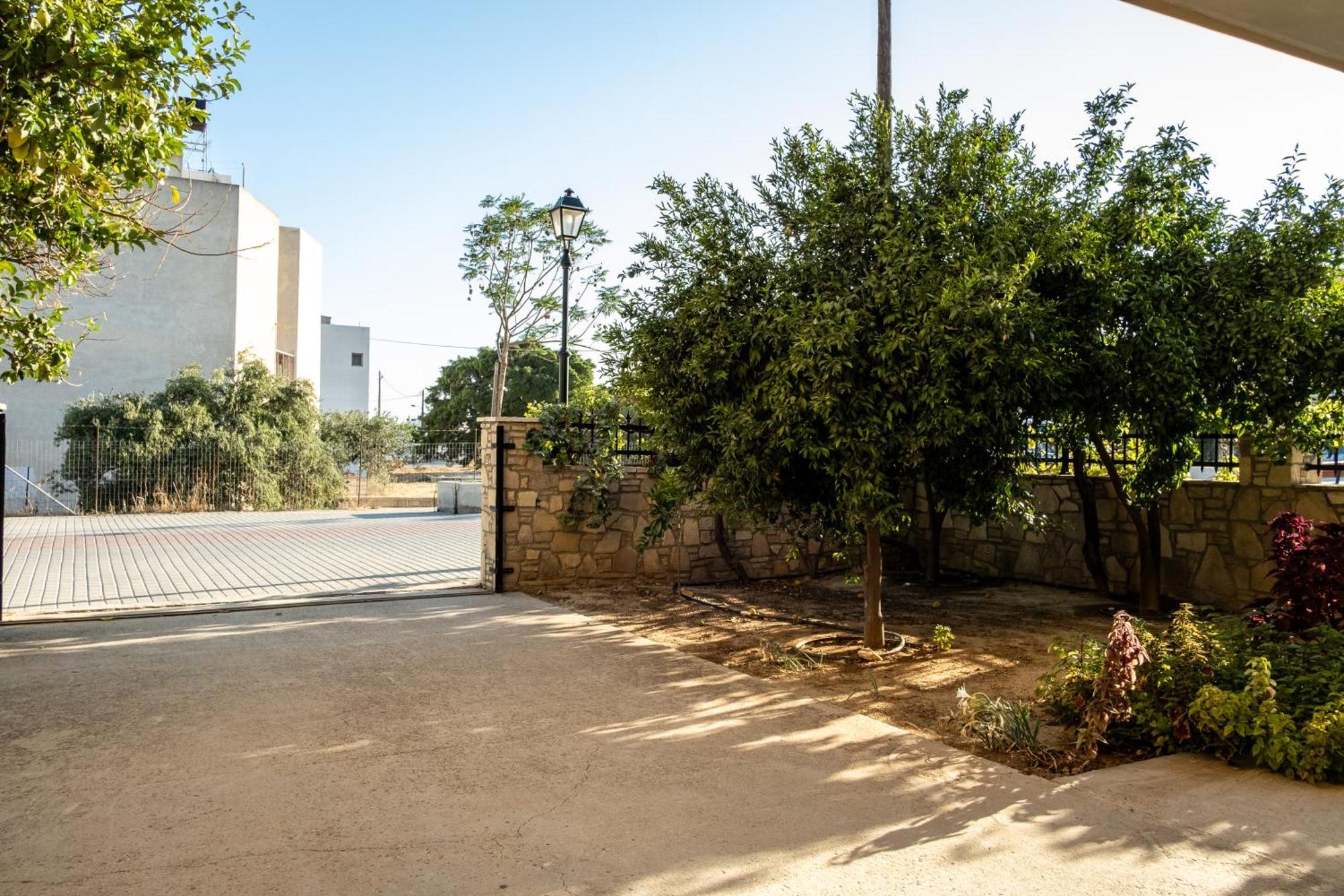 Spacious House In A Quiet Neighbourhood Ierapetra  Bagian luar foto