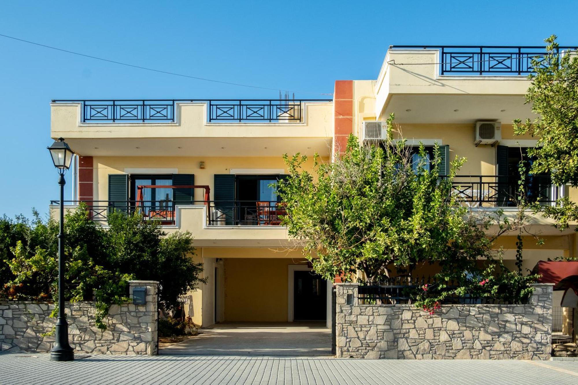 Spacious House In A Quiet Neighbourhood Ierapetra  Bagian luar foto